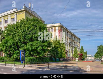 Ternopil, Ukraine 06.07.2021.Rues du centre-ville historique de Ternopil, en Ukraine, le matin ensoleillé de l'été Banque D'Images