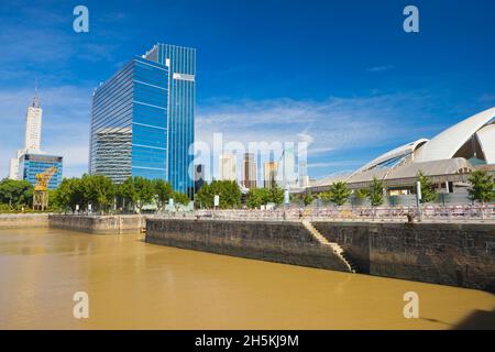 Tours de bureaux et port historique dans le quartier de Puerto Madero de Buenos Aires; Buenos Aires, Argentine Banque D'Images