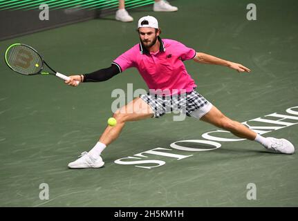 STOCKHOLM 20211110 Tommy Paul des États-Unis en action lors de son match de tennis en simple masculin contre son compatriote Taylor Fritz lors du tournoi de tennis de Stockholm Open le 10 novembre 2021. Photo : Fredrik Sandberg / TT / kod 10080 Banque D'Images