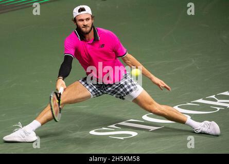 STOCKHOLM 20211110 Tommy Paul des États-Unis en action lors de son match de tennis en simple masculin contre son compatriote Taylor Fritz lors du tournoi de tennis de Stockholm Open le 10 novembre 2021. Photo : Fredrik Sandberg / TT / kod 10080 Banque D'Images