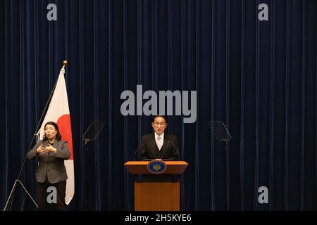 Tokyo, Japon.10 novembre 2021.Le Premier ministre japonais, Kishida Fumio, s'exprimant lors de sa conférence de presse à Kantei après que le Parti libéral-démocrate a remporté l'élection de la Chambre des représentants (31 octobre 2021) comme Premier ministre.(Photo de Stanislav Kogiku/SOPA Images/Sipa USA) crédit: SIPA USA/Alay Live News Banque D'Images