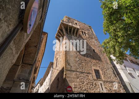 Tour d'Espaderos, située dans la ville monumentale de Caceres, Estrémadure Banque D'Images