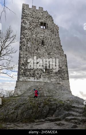 Les ruines du château de Drachenfels dans un climat d'automne vif Banque D'Images