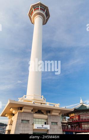 Busan, Corée du Sud - 14 mars 2018 : Tour Busan située au parc Yongdusan, site touristique populaire Banque D'Images