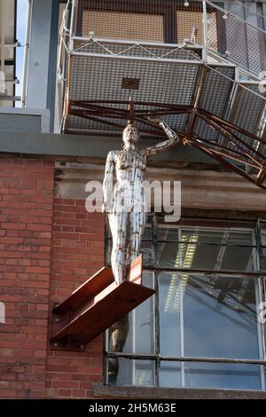 Sculpture d'Andrew Baldwin à Trinity Buoy Wharf, péninsule de Leamouth, Londres Banque D'Images