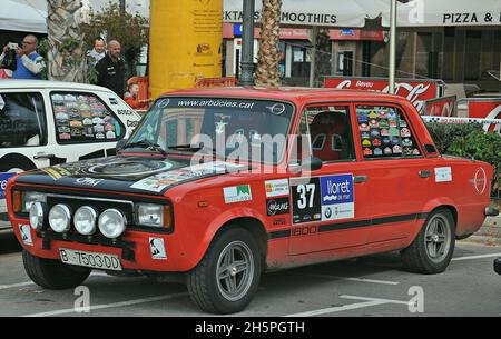 Siège 124 1600 au Rallye de la Costa Brava historique-2015 tenu à Lloret de Mar, Gerona, Catalogne, Espagne Banque D'Images