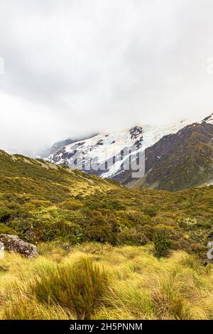 Vallée près du lac Hooker.Alpes du Sud.Île du Sud, Nouvelle-Zélande Banque D'Images