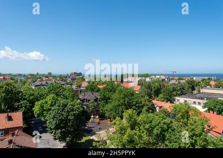 Zelenogradsk, Russie juin 2021 Un magnifique paysage urbain qui peut être vu depuis le pont d'observation de la tour d'eau dans le centre-ville. Banque D'Images