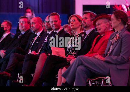 Julia Kloeckner (4R), Ministre exécutive pour l'alimentation et l'agriculture, Reine Margrethe II du Danemark (2R), Prince héritier Frederik du Danemark (3R), et Jeppe Kofod (5R), Ministre des affaires étrangères du Danemark, enregistrée lors de la réunion de travail à Berlin, du 11 au 11/2021.Copyright: Florian Gaertner/photothek.de Banque D'Images