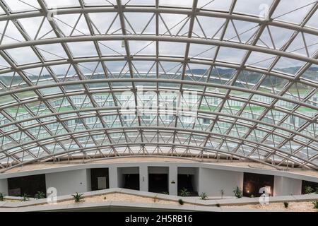 Intérieur de l'ancien Parlement géorgien à Kutaisi.Il appartient maintenant au ministère de l'intérieur.Le corps législatif est revenu à Tbilissi en janvier 2019 Banque D'Images