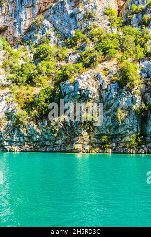 Canal du Sentier du garde, Quinson, gorge inférieure du Verdon, lac Sainte Croix, Provence,Provence Alpes Côte d'Azur, France Banque D'Images