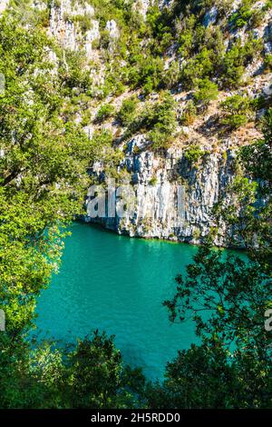 Canal du Sentier du garde, Quinson, gorge inférieure du Verdon, lac Sainte Croix, Provence,Provence Alpes Côte d'Azur, France Banque D'Images