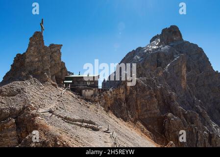 Refuge de Lorenzi dans les Dolomites, Italie Banque D'Images