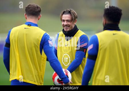 Jack Grealish, en Angleterre, lors d'une séance d'entraînement au parc St George, Burton-upon-Trent.Date de la photo: Jeudi 11 novembre 2021. Banque D'Images