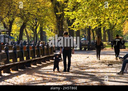 Central Park est très populaire pendant la saison d'automne, New York City, USA Banque D'Images