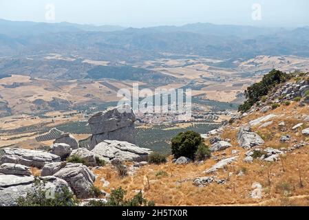 Andalousie en Espagne : D'étranges formations rocheuses dans le parc naturel Torcal de Antequera Banque D'Images