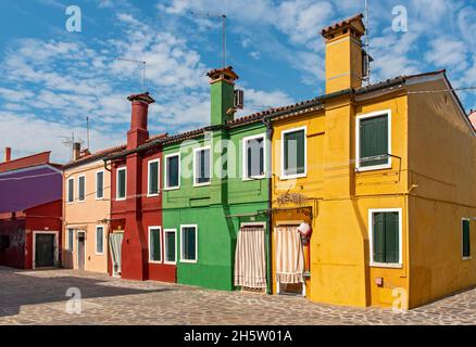 Maisons peintes en couleurs, Burano, Venise, Italie Banque D'Images