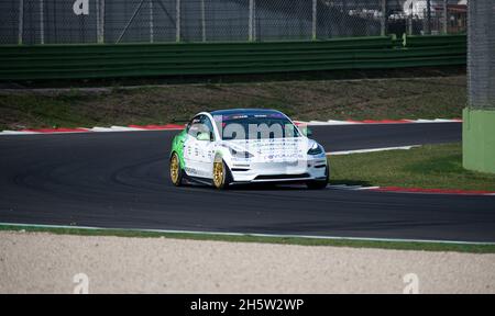 Vallelunga, Italie, octobre 29 2021.Festival américain de Rome.Tesla Racing Electric car action sur piste Banque D'Images