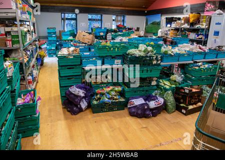 London Community Kitchen est une association caritative de banque alimentaire à Harrow, ici tous les aliments frais qui ont été donnés Banque D'Images