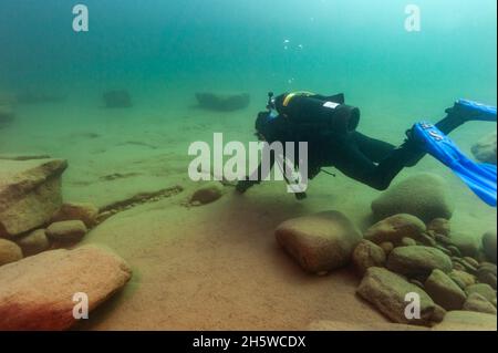 Munising, MI -14 août 2021 : plongée sous-MARINE explorant le lac supérieur Banque D'Images