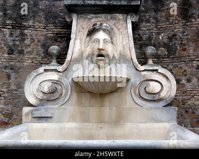 Fontaine Mascherone sur la via Giulia, Rome, Italie, 2021. Banque D'Images