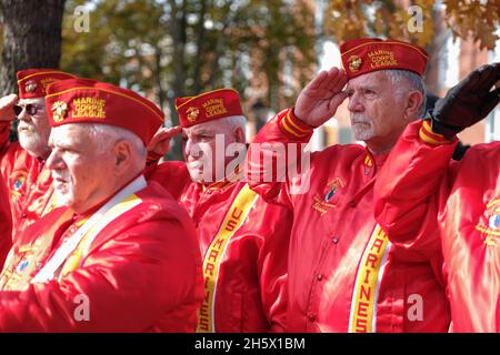 Milford, États-Unis.11 novembre 2021.Les anciens combattants de la marine ont été salués pendant la journée des anciens combattants.les anciens combattants sont venus en l'honneur de leurs camarades lors de la journée des anciens combattants à Milford, en Pennsylvanie.(Photo de Preston Ehrler/SOPA Images/Sipa USA) crédit: SIPA USA/Alay Live News Banque D'Images