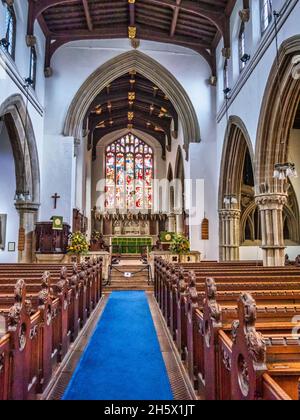 Intérieur coloré de l'église All Saints dans la ville de Stamford, dans le Lincolnshire, célèbre pour ses bâtiments en pierre et son architecture géorgienne Banque D'Images