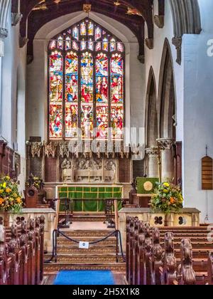 Intérieur coloré de l'église All Saints dans la ville de Stamford, dans le Lincolnshire, célèbre pour ses bâtiments en pierre et son architecture géorgienne Banque D'Images