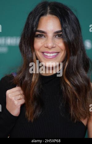 Hambourg, Allemagne.11 novembre 2021.Lilli Hollunder, actrice, se dresse dans l'Alsterhaus pendant la 11ème Gala Noël Shopping Night .Credit: Marcus Brandt/dpa/Alay Live News Banque D'Images