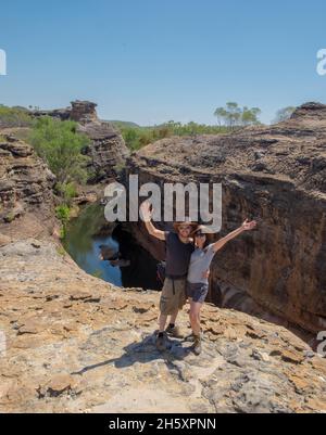 Se posant à mi-chemin le long de Cobbold gorge, Queensland, Australie Banque D'Images