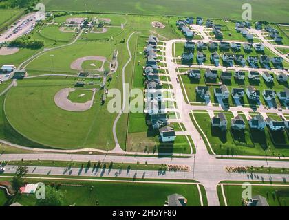 De nouvelles maisons remplacent les terres agricoles du comté de Dallas, en Iowa, alors que les banlieues de Clive et de Waukee poussent sur le côté ouest de des Moines CA.2011 ou antérieur Banque D'Images