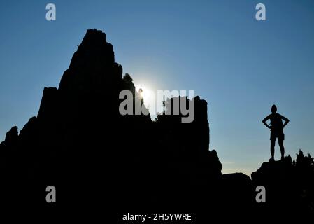 FRANCE, VAUCLUSE ( 84 ), GIGONDAS, TREK AUTOUR DE LA MONTAGNE APPELÉE DENTELLES DE MONTMIRAIL EN PROVENCE Banque D'Images