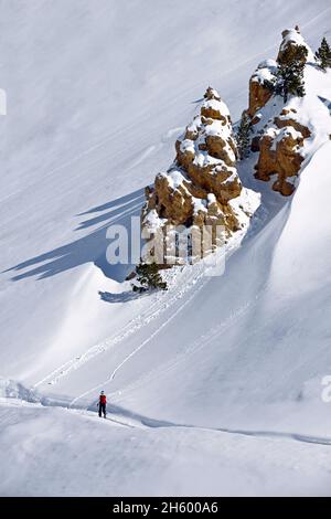 FRANCE, HAUTES ALPES ( 05 ), STATION DE SKI DE BRUNISSARD, SKI DE RANDONNÉE AU COL D'IZOARD Banque D'Images