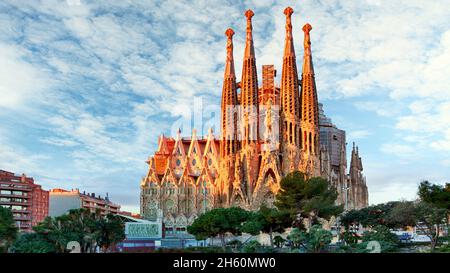Barcelone, Espagne - 10 février 2016 : la basilique de La Sagrada Familia à Barcelone. Le chef-d'Antoni Gaudi est devenu un site du patrimoine mondial de l'Unesco en 1 Banque D'Images