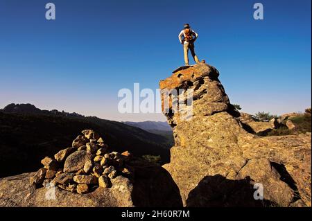 FRANCE, CORSE ( 2A ), ZONZA, POINT DE REPÈRE SUR LE CÉLÈBRE SENTIER GR20 AUX AIGUILLES DE BAVELLA Banque D'Images