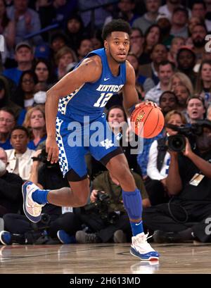 New York, New York, États-Unis.9 novembre 2021.Kentucky Wildcats avance Keion Brooks Jr. (12) dans la première moitié lors de la State Farm Champions Classic à Madison Square Garden à New York.Duke défait le Kentucky 79-71.Duncan Williams/CSM/Alamy Live News Banque D'Images