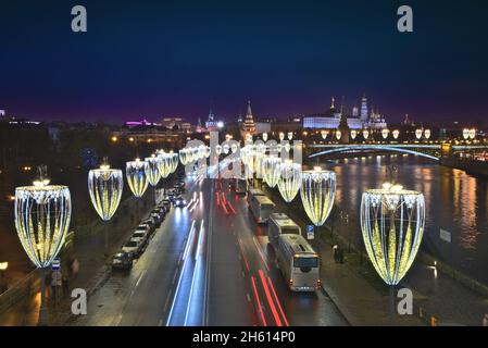 Illuminations de Noël et du nouvel an dans les rues de Moscou. Banque D'Images