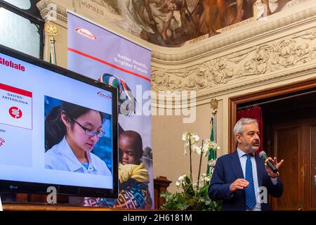 Italie.11 novembre 2021.Massimiliano Barberis, directeur général de Takeda Manufacturing Italia, a souligné: «Takeda à Rieti est un chef de file en exportation et en Latium est l'une des 3-4 premières entreprises», et a également expliqué le profil de l'entreprise et les plans d'avenir.(Photo de Riccardo Fabi/Pacific Press) crédit: Pacific Press Media production Corp./Alay Live News crédit: Pacific Press Media production Corp./Alay Live News Banque D'Images