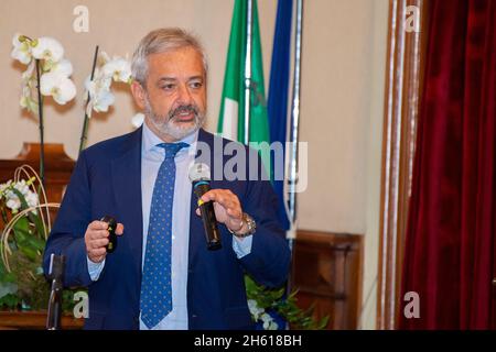 Rieti, Italie.11 novembre 2021.Massimiliano Barberis, directeur général de Takeda Manufacturing Italia, a souligné: «Takeda à Rieti est un chef de file en exportation et en Latium est l'une des 3-4 premières entreprises», et a également expliqué le profil de l'entreprise et les plans d'avenir.(Credit image: © Riccardo Fabi/Pacific Press via ZUMA Press Wire) Credit: ZUMA Press, Inc./Alamy Live News Banque D'Images