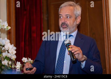 Rieti, Italie.11 novembre 2021.Massimiliano Barberis, directeur général de Takeda Manufacturing Italia, a souligné: «Takeda à Rieti est un chef de file en exportation et en Latium est l'une des 3-4 premières entreprises», et a également expliqué le profil de l'entreprise et les plans d'avenir.(Credit image: © Riccardo Fabi/Pacific Press via ZUMA Press Wire) Credit: ZUMA Press, Inc./Alamy Live News Banque D'Images