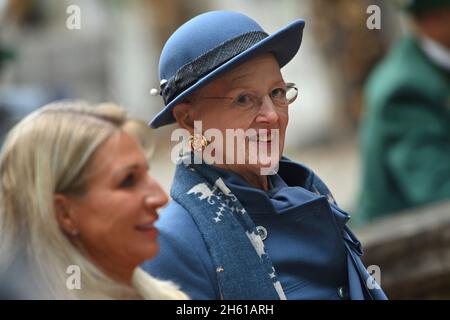 Bavière, Allemagne.12 novembre 2021.Reine Margrethe IIKarin BAUMUELLER SOEDER.Le Premier ministre Soeder accueille la reine Margrethe II du Danemark en Bavière le 12 novembre 2021 à la Koenigsbauplatz du Residenz de Munich.Credit: dpa Picture Alliance/Alay Live News Banque D'Images