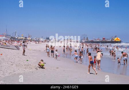 Casino Pier depuis la plage, Seaside Heights, New Jersey ; env.1978. Banque D'Images