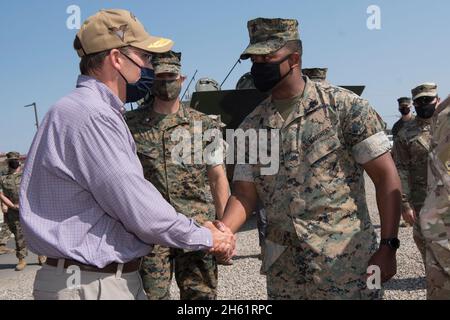 Reportage : le secrétaire à la Défense Mark T. Esper visite Marines au Camp Pendleton, en Californie, le 17 septembre 2020. Banque D'Images