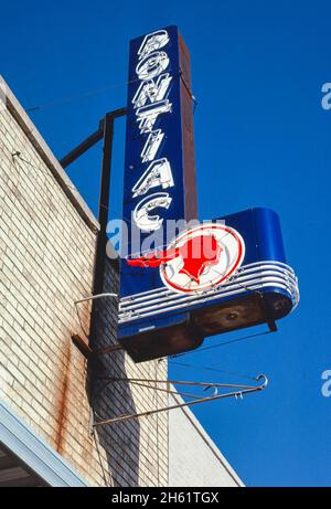 Panneau Pontiac, Fayetteville, Arkansas, env.1984. Banque D'Images