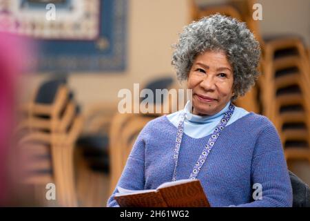 MAID (de gauche à droite) BJ HARRISON comme DENISE dans l'épisode 110 de 'Maid' photo Credit: Ricardo Hubbs / Netflix / The Hollywood Archive Banque D'Images