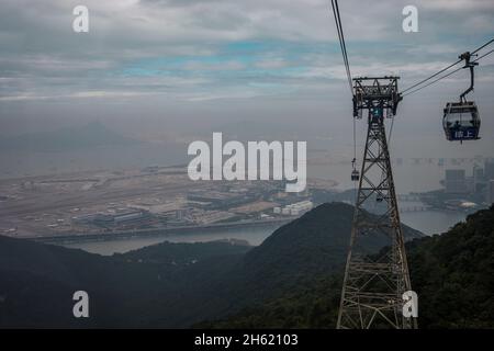promenade en gondole de tung chung à la plus grande île offshore de lantau Banque D'Images