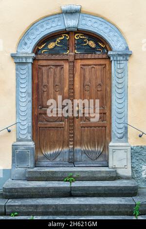 ancienne porte historique / porte à la résidence dans la vieille ville de kempten, bavière Banque D'Images