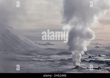 le champ géothermique de myvatn dans le nord de l'islande. Banque D'Images