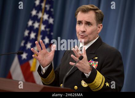 Secrétaire de presse du Pentagone SMA arrière.John Kirby informe la presse au Pentagone le 20 novembre 2014. Banque D'Images