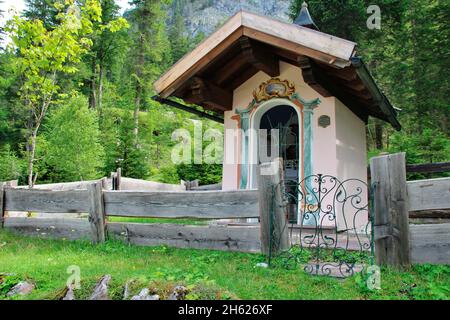 chapelle près de la scie officielle dans le karwendel, gleirschtal, été, accessible de scharnitz, appartient à la ville d'innsbruck, tyrol, autriche Banque D'Images